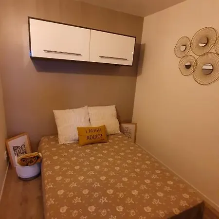 Cosy T2 Refait A Neuf Climatise, Vue Avec Terrasse Et Jardin, Wifi Piscine Tennis Et Parking شقة *
