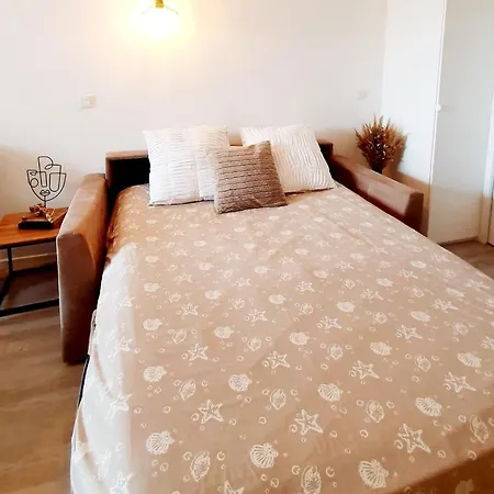 Cosy T2 Refait A Neuf Climatise, Vue Avec Terrasse Et Jardin, Wifi Piscine Tennis Et Parking شقة *