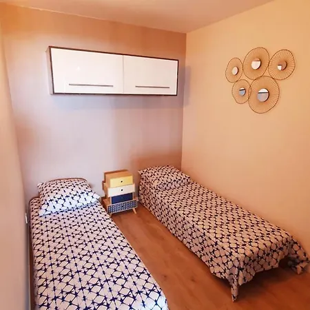 شقة Cosy T2 Refait A Neuf Climatise, Vue Avec Terrasse Et Jardin, Wifi Piscine Tennis Et Parking