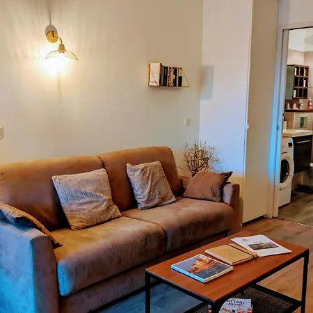 Cosy T2 Refait à Neuf Climatisé, Vue Avec Terrasse Et Jardin, Wifi Piscine Tennis Et Parking *