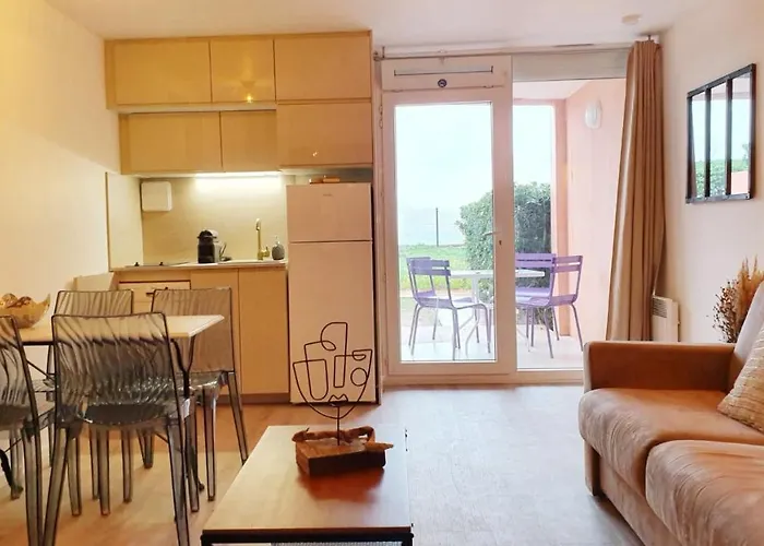 Cosy T2 Refait A Neuf Climatise, Vue Avec Terrasse Et Jardin, Wifi Piscine Tennis Et Parking Apartment *