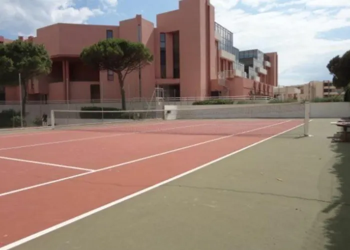 Cosy T2 Refait A Neuf Climatise, Vue Avec Terrasse Et Jardin, Wifi Piscine Tennis Et Parking * Sete